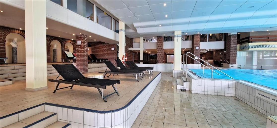 Pools, Sauna Und Balkon Mit Panoramablick Санкт-Энгльмар Экстерьер фото